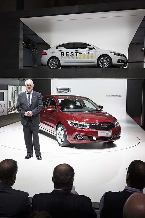 Qoros - A bordo gli spazi sono generosi e il portellone posteriore assicura versatilità nelle fasi di carico. width=