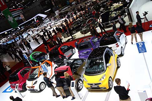 Smart - Il nuovo partner JET offre a tutti i clienti Smart uno sconto di 4 € sul prezzo di un lavaggio speciale per la cura della carrozzeria e, a seconda dei prezzi regionali, è previsto uno sconto dal 30 al 40%. width=