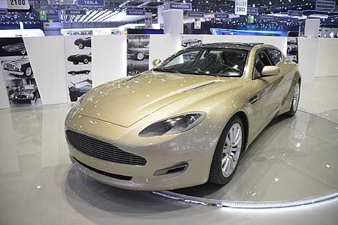 Aston Martin - Aston Martin Bertone Jet 2 è stato allestito per il presidente Lilli Bertone, personalizzato con sellerie personalizzate con Pelle Foglizzo e verniciatura speciale.  width=