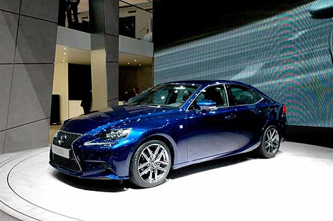 Lexus - Lexus IS 300h berlina di lusso in anteprima europea a Ginevra 2013 width=