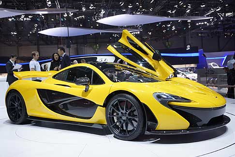 McLaren - McLaren P1 raggiunge una velocità max autolimitata di 350 km/h width=