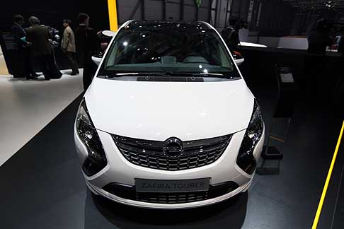 Opel - Opel Zafira Tourer con nuovo propulsore 1.6 CDTi ECOTEC di ultima generazione width=