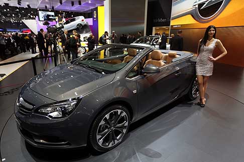 Opel - OPEL Cascada debutto mondiale al Salone di Ginevra 2013 width=