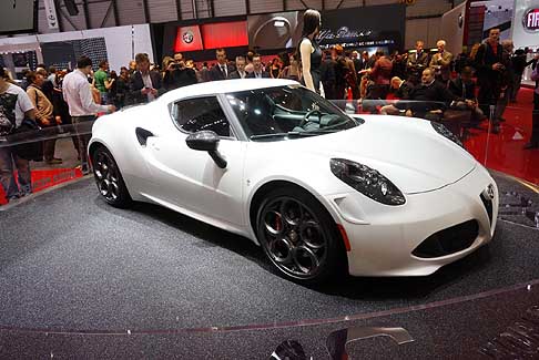 Alfa Romeo - Alfa Romeo 4C coupé 'Launch Edition’, ne verranno prodotti 1000 esemplari in tutto il mondo width=