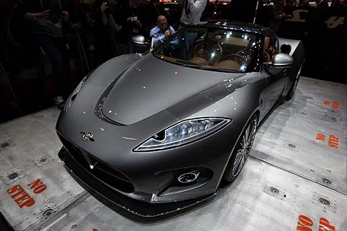 Spyker - Il modello sarà prodotto in serie a partire dal 2014, anno in cui è previsto anche il lancio commerciale diretto in Europa, Medio Oriente, Asia-Pacifico e India. width=