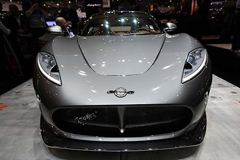 Spyker - Il parterre di Ginevra accoglie nello spazio dedicato l’interessante Spyker B6 Venator Concept, prototipo di coupé a motore centrale nel solco delle soluzioni stilistiche e progettuali dei modelli precedenti della gamma Spyker. width=