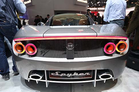 Spyker - Per gli aspiranti possessori il prezzo di listino risulta tra i 125.000 e i 150.000 dollari. width=