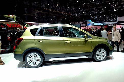 Suzuki - Il Crossover S-CROSS-4 è disponibile con le motorizzazioni 1.6 benzina e 1.6 DDiS.  width=