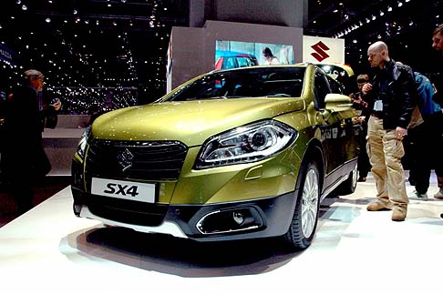 Suzuki - Suzuki ha sviluppato il nuovo Crossover S-CROSS-4 con l'obiettivo di ridurre le emissioni di CO2 rispetto ai crossover del segmento C.  width=