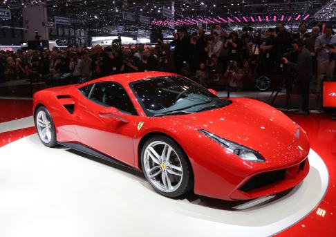 Ferrari - Ferrari 488 GTB dotata di un motore a 8 cilindri posteriore-centrale da 3902 cc sovralimentato width=