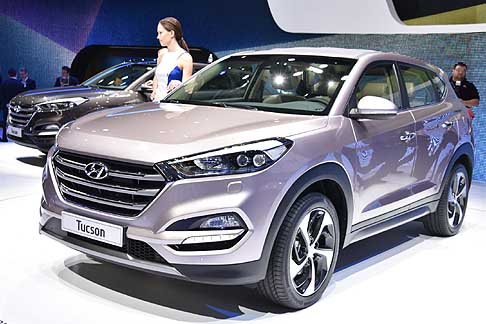 Hybrid Cars - Suv Hyundai Tucson 48V Hybrid Concept con sistema Hybrid Starter Generator width=