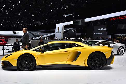 Lamborghini - Lamborghini-Aventador LP 750-4 SuperVeloce con motore V12 aspirato arriva 552 kW/750 CV width=