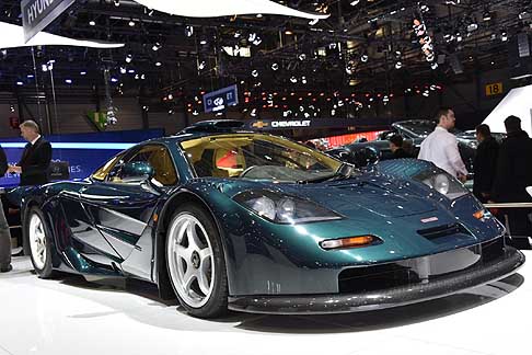 Hybrid Cars - McLaren P1 GTR hybrid dotata di un motore V8 da 3.8 litri biturbo width=