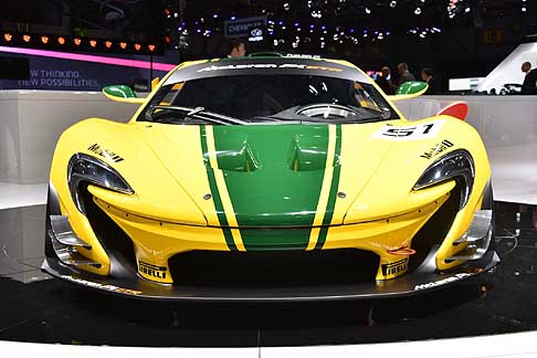 McLaren - McLaren P1 GTR frontale auto da gara width=