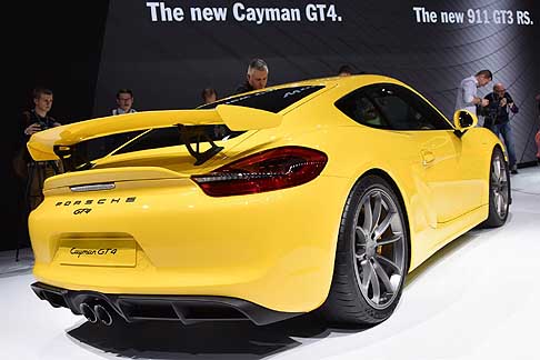 Porsche - Porsche Cayman GT4 e senza alcun dubbio è la Cayman che tutti gli appassionati di Porsche hanno sognato da sempre width=