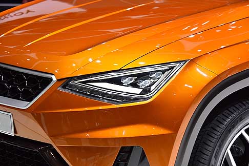 Seat - Per quanto riguarda, invece, la gamma delle unità disponibili, troviamo potenti motori TSI dalla potenza fino a circa 300 CV (220 kW), ed efficienti unità TDI, che rogano fino a 240 CV. width=