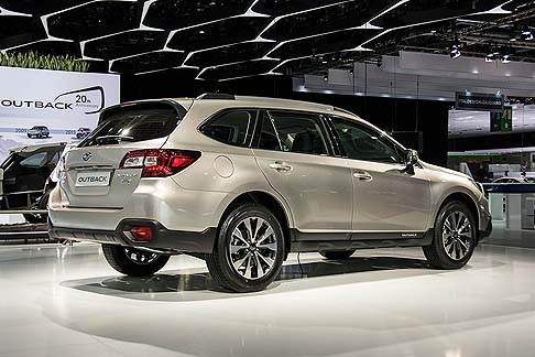Subaru - Il brand nipponico presenta a Ginevra anche la nuova Outback MY15 dotata del sistema di assistenza alla guida EyeSight .  width=