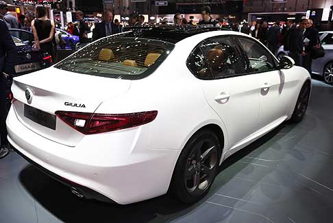 Alfa Romeo - Alfa Romeo Giulia per la versione a benzina il motore sarà V6 biturbo di 2.9 litri da 510 CV