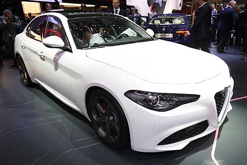 Alfa Romeo - L´Alfa Romeo Giulia gli spazi di frenata dichiarati sono da 100km/h di 38,5 m per la Giulia e di appena 32 m per la Quadrifoglio Verde