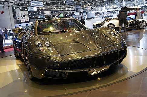Pagani - Il Bolide Pagani Huayra Carbon Edition al Salone di Ginevra 2012 width=