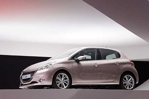 Peugeot - Anteprima mondiale della nuova Peugeot 208 al Salone di Ginevra 2012 width=