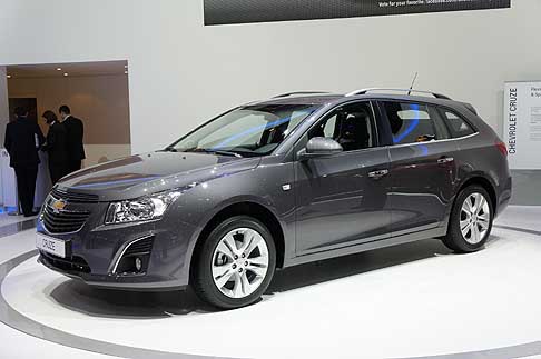 Chevrolet - Chevrolet Cruze Station Wagon in dotazione il sistema Start&Stop width=