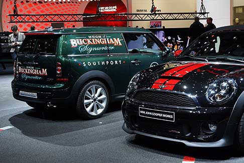 Mini - Si amplia e si arricchisce ulteriormente la gamma della britannica Mini, che in occasione dell’82esimo Salone di Ginevra presenta nel suo stand ben sei differenti modelli, che raccontano tre modi di essere diversi del brand d’oltremanica. width=