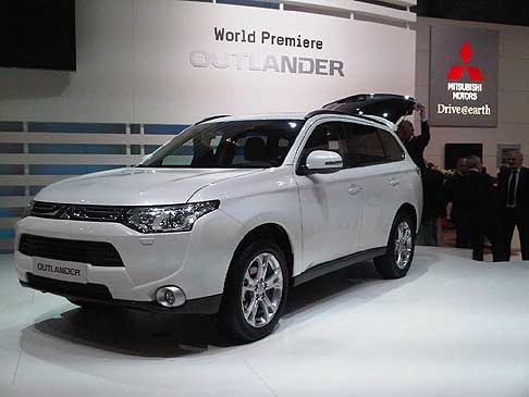 Mitsubishi Motors - Mitsubishi Outlander world premiere Geneva Motor Show 2012 width=