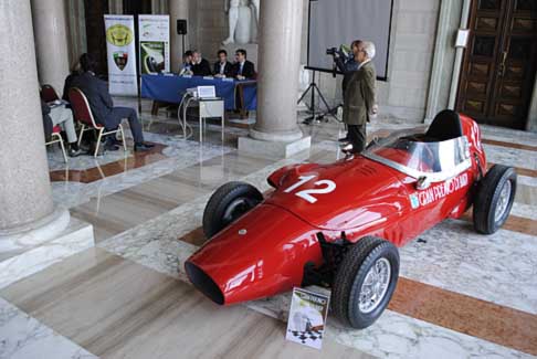 Gran Premio di Bari 2013 - Stanguellini del 1958 esposta alla conferenza stampa della Rievocazione del Gran Premio di Bari 2013 width=