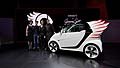 Smart ForJeremy l´incontro tra Jeremy Scott e la Smart Fortwo elettrica, lo stilista ha espresso la sua ammirazione per la piccola vettura elettrica