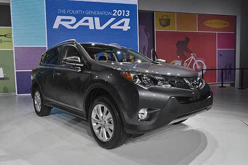 Toyota - Worl Premiere Toyota RAV4 con motore 4 cilindri a benzina di 2.5 litri da 176 CV abbinabile alla trazione anteriore width=
