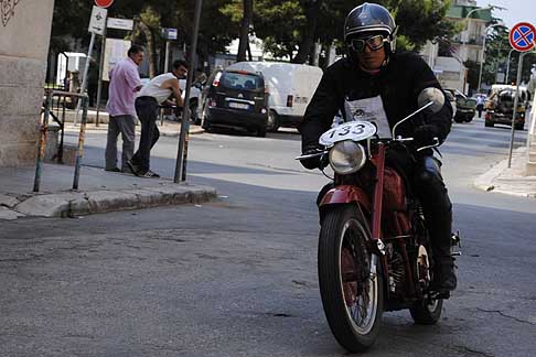 Milano Taranto 2015 - Moto Guzzi Falcone 500cc del 1958 pilota Bucalossi Ezio width=