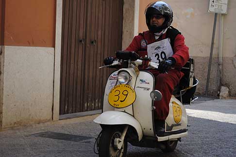 Milano Taranto 2015 - Innocenti Lambretta LI 125cc del 1959 biker Mancini Adriano di Empoli width=