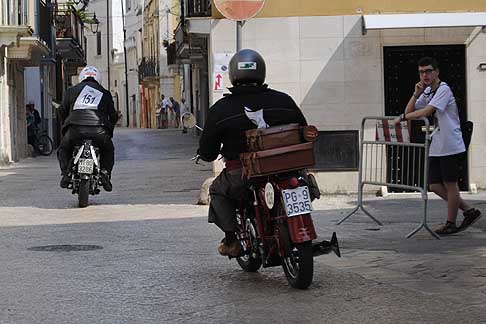 Milano Taranto 2015 - Biker Milano-Taranto 2015 centro storico ad Acquaviva width=