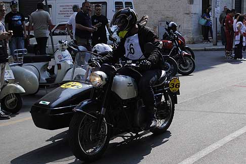 Milano Taranto 2015 - Sidecar Guzzi Seimm Falcone 500cc del duo svizzero Schneider width=