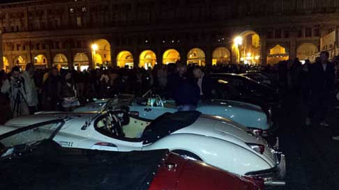Mille Miglia Bologna - Mille Miglia 2014 esposizione statica delle auto storiche a Bologna nella città dei portici width=