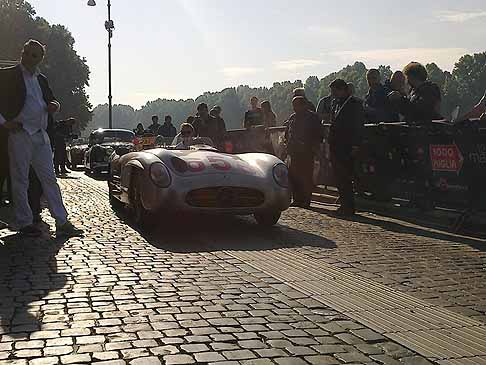 Mercedes-Benz - La Mercedes di Hakkinen e Fangio alle Mille Miglia 2011 width=