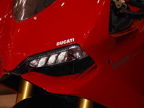 Ducati - Dettaglio fato anteriore Ducati 1199 Panigale S al Motodays width=
