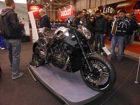 Yahama - Moto Yahama VMAX special hyper-modifiedr al Motodays width=