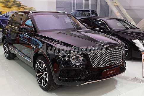 Maserati e Bentley - La Bentley Bentayga è un accattivante suv che unisce il lusso a prestazioni off-road .