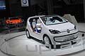 Volkswagen Up! Azzurra Concept sullo sfondo la Volkswagen Buggy Up! arancione