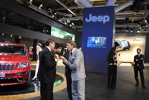 Jeep - Lapo Elkann, presidente di Italia Indipendent e responsabile del brand promotion di Fiat, in visita allo stand Jeep width=