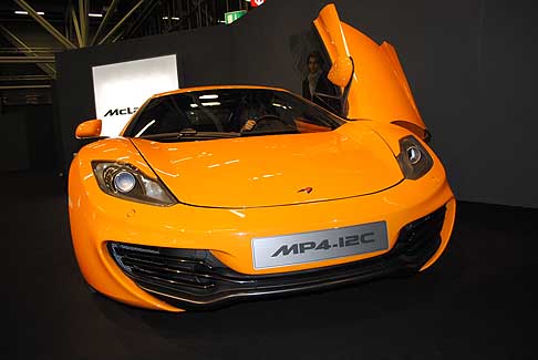 McLaren - McLaren MP4 12C super sportiva con propulsore V8 width=