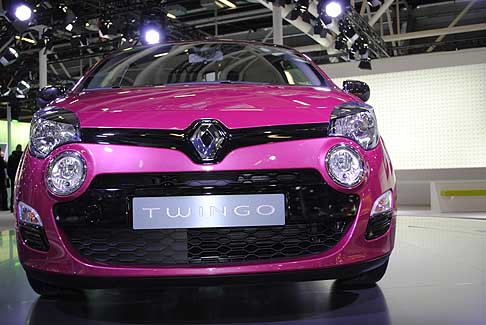 Renault - Renault Twingo 2012 fucsia metallizzato con un nuovo anteriore width=