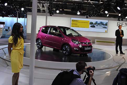 Renault - Svelato il listino prezzi della nuova Renault Twingo 2012 width=