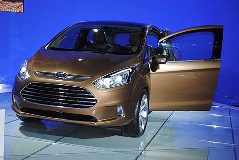 Ford - Il Nuovo prototipo Ford C-Max al Motor Show di Bologna 2011 width=