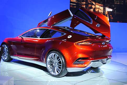 Ford - Retro vettura Ford Evos concept car al Bologna Motor Show width=