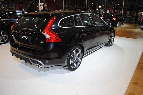 Volvo - Retro vettura Volvo V 60 Plug-In Hybrid station wagon al Bologna Motor Show 2011 width=