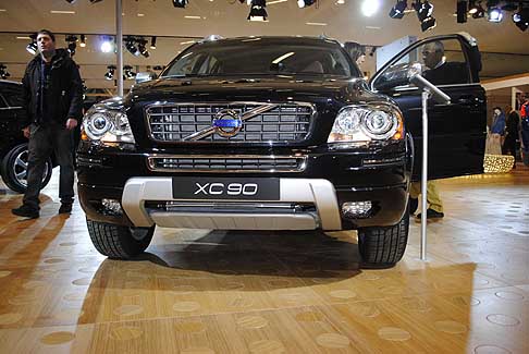 Volvo - Anteriore vettura del Suv Volvo XC90 in anteprima nazionale al Motor Show width=