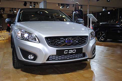 Volvo - Frontale del Volvo C 30 Full Electric vehicle anteprima italiana al Motor Show width=
